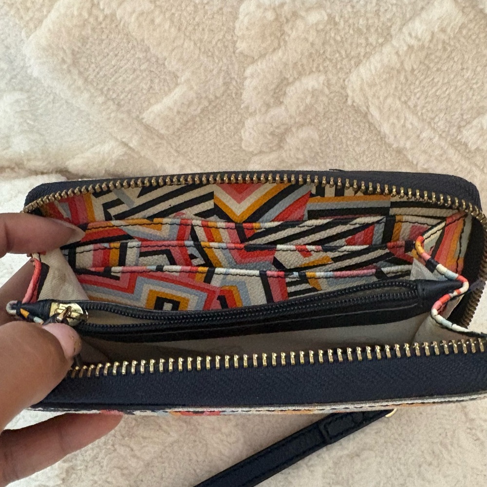 Tory Burch abstract pattern wallet - Picture 3 of 4